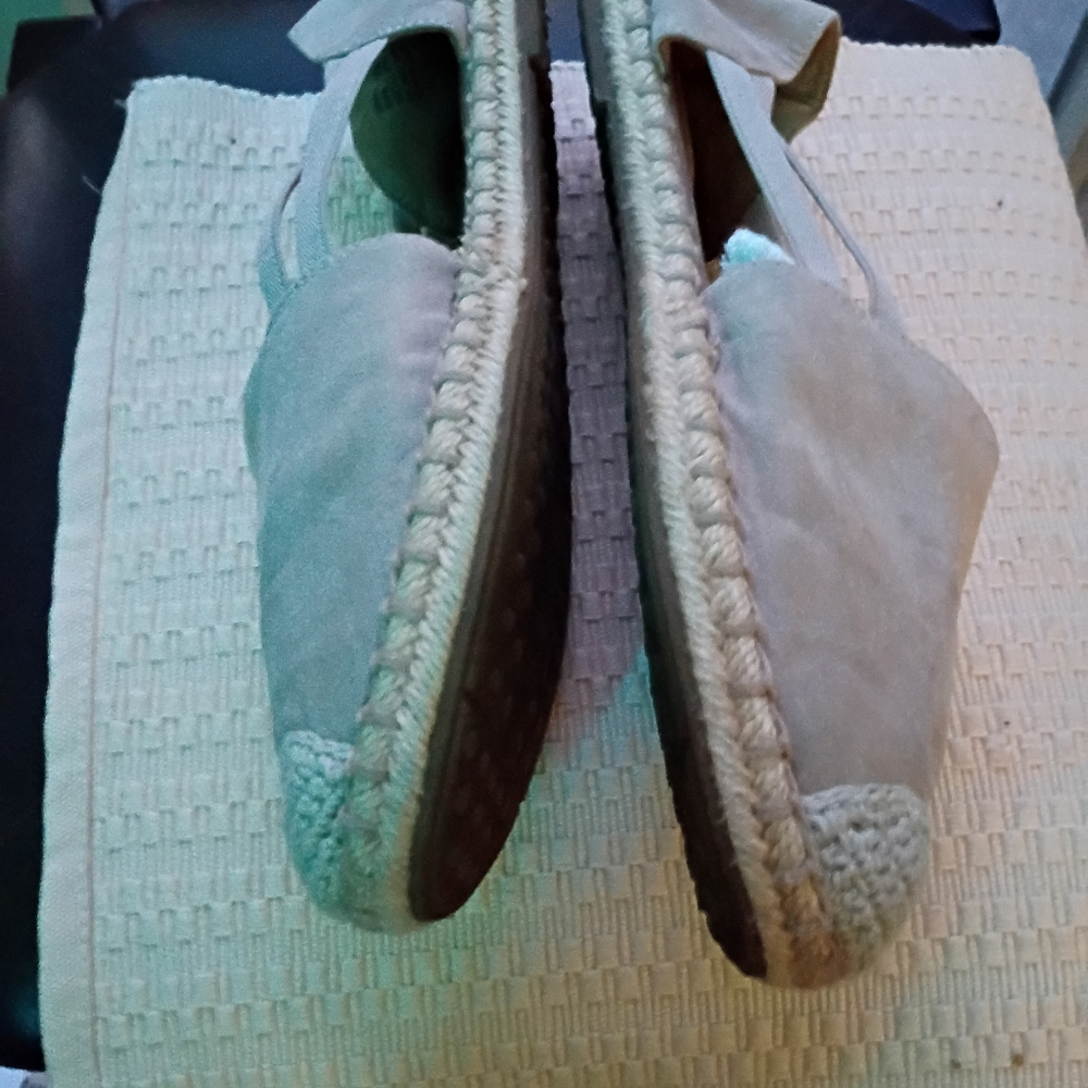 Stylish Espadrilles Adam Tucker by Me Too  Womens 8.5Seaside Slip Like New - Picture 5 of 6
